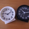シンプルデザインの置き時計＆欲しいもの、ブルーノ ホットプレート グランデサイズ。