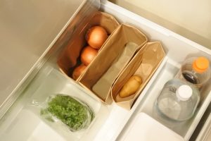 100均ダイソーの紙製ストッカーで冷蔵庫野菜室収納の見直し めんどくさがりやのシンプルライフ